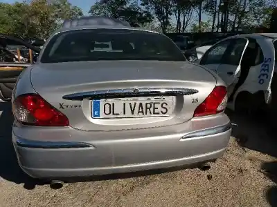 Здавання транспортного засобу jaguar x-type i (x400) 2.5 v6 a las 4 ruedas року 2002 потужний g/ xb