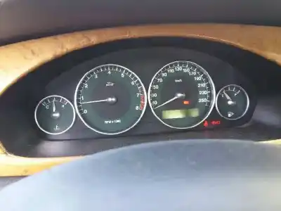 Здавання транспортного засобу jaguar x-type i (x400) 2.5 v6 a las 4 ruedas року 2002 потужний g/ xb