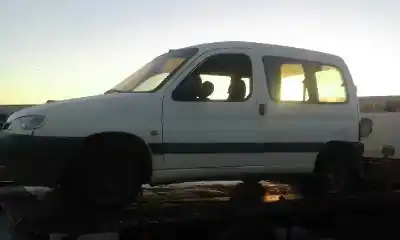 Veículo de Sucata PEUGEOT PARTNER (S1) Combispace do ano 2001 alimentado WJZ