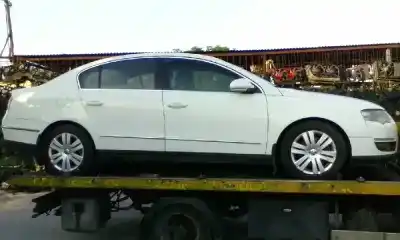 Veículo de Sucata VOLKSWAGEN PASSAT BERLINA (3C2) Highline do ano 2006 alimentado BKP