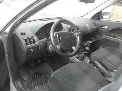 Veículo de Sucata ford mondeo berlina do ano 2003 alimentado 