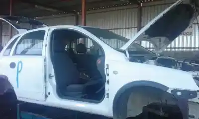 Veicolo di demolizione opel corsa c essentia dell'anno 2003 alimentato z13dt