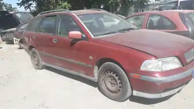 Veículo de Sucata VOLVO V40 FAMILIAR do ano 1999 alimentado D4192T2