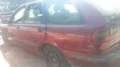 Veículo de Sucata volvo v40 familiar do ano 1999 alimentado d4192t2