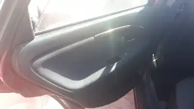 Veículo de Sucata volvo v40 familiar do ano 1999 alimentado d4192t2