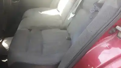 Veículo de Sucata volvo v40 familiar do ano 1999 alimentado d4192t2