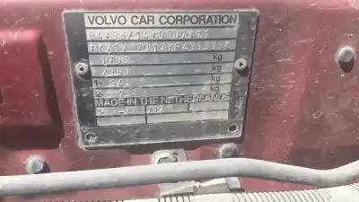 Veículo de Sucata volvo v40 familiar do ano 1999 alimentado d4192t2