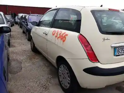 Veicolo di demolizione lancia ypsilon (101) 1.4 16v platino dell'anno 2004 alimentato 843a1000