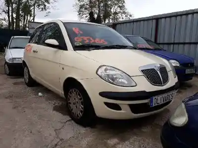 Veicolo di demolizione lancia ypsilon (101) 1.4 16v platino dell'anno 2004 alimentato 843a1000