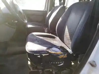 Veículo de Sucata peugeot expert kombi 2.0 hdi (dw10bted) do ano 2001 alimentado rhz