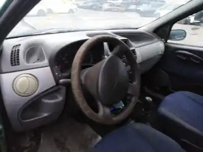 Verschrottungsfahrzeug fiat punto berlina des jahres 2002 angetrieben 188a2000
