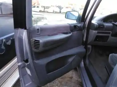 Sloopvoertuig peugeot 806 (221) 2.1 td 12v van het jaar 2002 aangedreven 221pa2