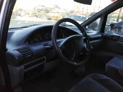 Sloopvoertuig peugeot 806 (221) 2.1 td 12v van het jaar 2002 aangedreven 221pa2