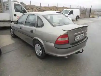 Sloopvoertuig OPEL VECTRA B BERLINA Básico van het jaar 1997 aangedreven X 20 DTL