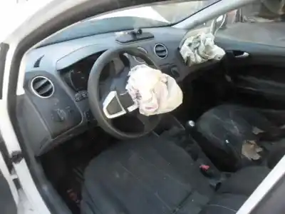 Veículo de Sucata seat ibiza (6j5) reference do ano 2012 alimentado cayb