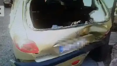 Veículo de Sucata peugeot 206 berlina look do ano 2004 alimentado 8hx