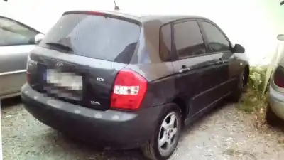 Veículo de Sucata kia cerato 2.0 ex crdi familiar do ano 2005 alimentado d4ea