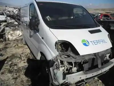 Veículo de Sucata opel vivaro combi 2.7t corto do ano 2003 alimentado f9q760