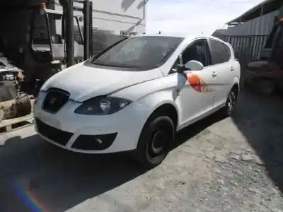 Veículo de Sucata SEAT TOLEDO (5P2) Reference do ano 2004 alimentado BKD