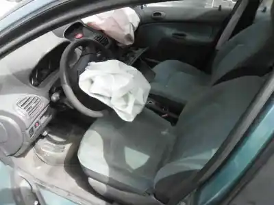 Veículo de Sucata peugeot 206 berlina xn do ano 2002 alimentado 8hx