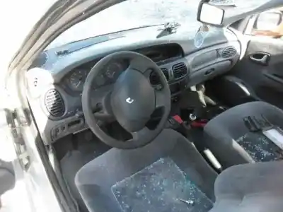 Veículo de Sucata renault megane i classic (la0) 1.9 dti rn (laon) do ano 2000 alimentado 