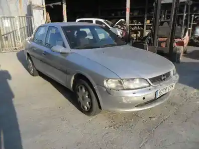 Sloopvoertuig opel vectra b berlina básico van het jaar 1997 aangedreven x20dtl