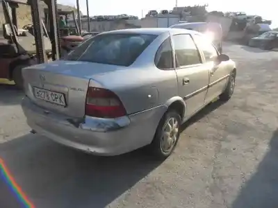 Sloopvoertuig opel vectra b berlina básico van het jaar 1997 aangedreven x20dtl