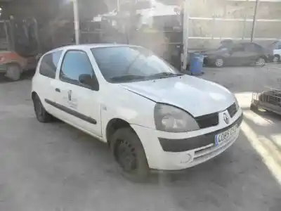 Здавання транспортного засобу RENAULT CLIO II FASE II (B/CB0) Confort Expression року 2004 потужний 