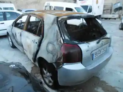 Veículo de Sucata toyota corolla (e12) 2.0 d-4d linea terra berlina do ano 2004 alimentado 1cdftv