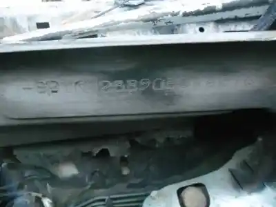 Veículo de Sucata toyota corolla (e12) 2.0 d-4d linea terra berlina do ano 2004 alimentado 1cdftv