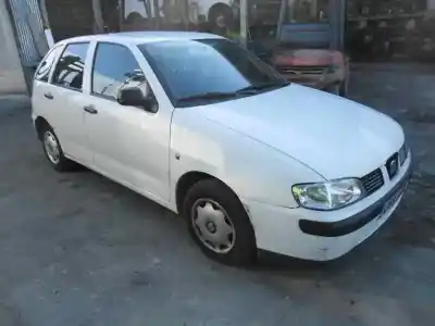 Veículo de Sucata seat ibiza (6k1) stella do ano 2001 alimentado aqm