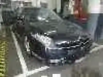 Véhicule à la ferraille citroen c6 exclusive de l'année 2006 alimenté uhz (dt17bted4)