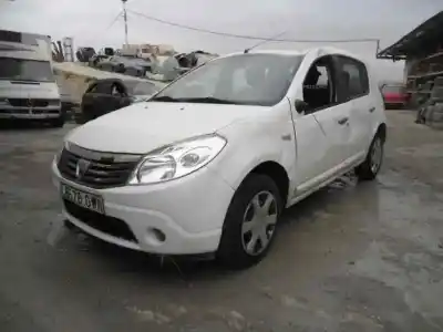 Veicolo di demolizione DACIA SANDERO Ambiance dell'anno 2010 alimentato D4F732