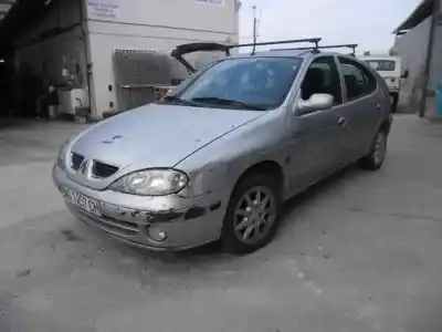 Sloopvoertuig RENAULT MEGANE I CLASSIC (LA0) 1.9 Diesel van het jaar 2000 aangedreven F8Q 622