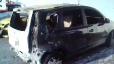 Veicolo di demolizione nissan note (e11e) acenta dell'anno 2007 alimentato cr14de