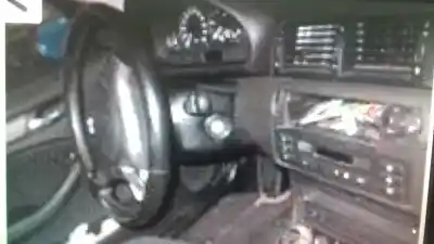 Veicolo di demolizione bmw serie 3 berlina (e46) 320d dell'anno 2000 alimentato m47204d1