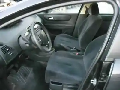 Véhicule à la ferraille citroen                                            c4 berlina                                                                                                                                                                                                                                                 collection                                                                                                                                                                                                                                                 de l'année 2006 alimenté 9hx (dv6ated4)