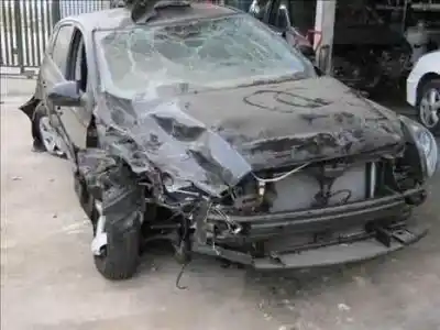 Veículo de Sucata hyundai i30 comfort do ano 2010 alimentado g4fa