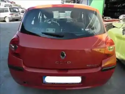 Sloopvoertuig renault clio iii emotion van het jaar 2006 aangedreven k9k766
