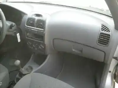 Veículo de Sucata hyundai accent (lc) gls do ano 2001 alimentado g4ea