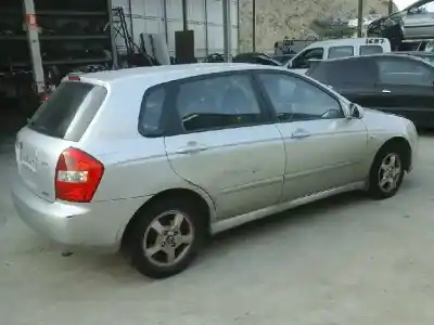 Veículo de Sucata KIA CERATO 2.0 EX CRDi Familiar do ano 2004 alimentado D4EA