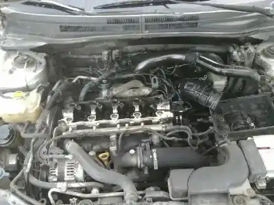 Veículo de Sucata kia cerato 2.0 ex crdi familiar do ano 2004 alimentado d4ea