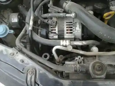 Veículo de Sucata kia cerato 2.0 ex crdi familiar do ano 2004 alimentado d4ea