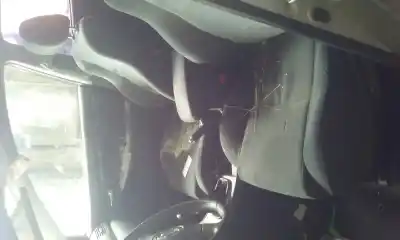 Veículo de Sucata toyota corolla (e12) 2.0 d-4d linea luna berlina do ano 2004 alimentado 1cdftv