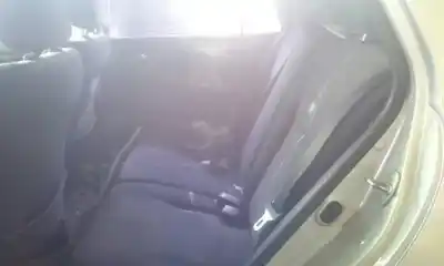 Veículo de Sucata toyota corolla (e12) 2.0 d-4d linea luna berlina do ano 2004 alimentado 1cdftv