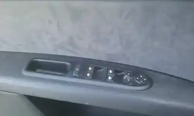 Veículo de Sucata peugeot 407 sw st confort do ano 2004 alimentado 3fz