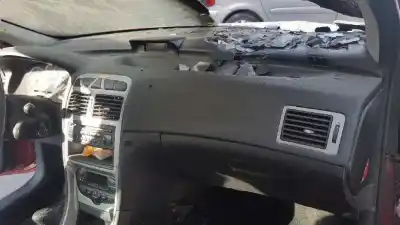 Vehicul casat peugeot 307 (s1) xt al anului 2004 alimentat rhs