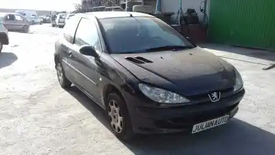 Veicolo di demolizione peugeot                                            206 berlina                                                                                                                                                                                                                                                xs                                                                                                                                                                                                                                                         dell'anno 2005 alimentato 8hz