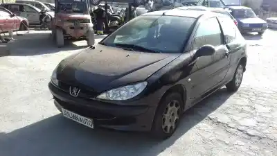 Veicolo di demolizione peugeot                                            206 berlina                                                                                                                                                                                                                                                xs                                                                                                                                                                                                                                                         dell'anno 2005 alimentato 8hz