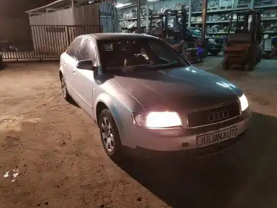 Veicolo di demolizione AUDI A4 BERLINA (8E) 1.9 TDI dell'anno 2004 alimentato AWX